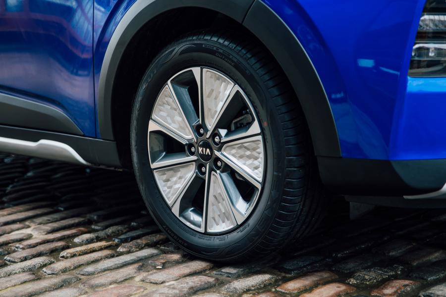 Колеса Kia Soul EV (SK3) 2019 года  (UK) (фото 34 из 40)